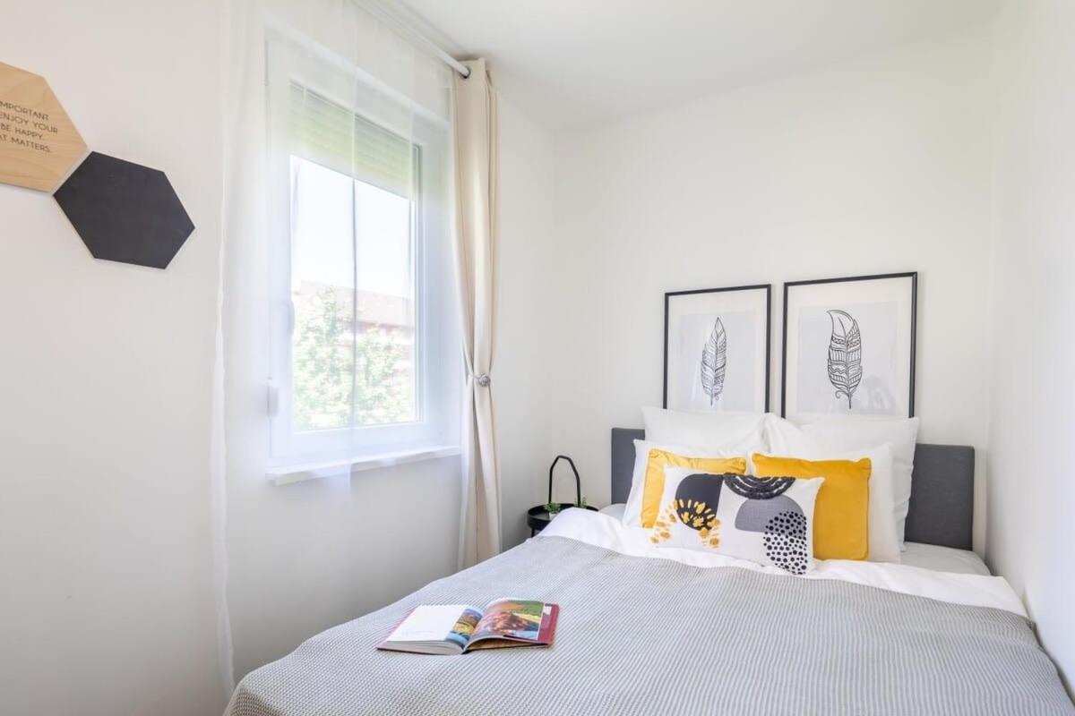 Sunny Balcony - Cute And Cozy Apartment Будапеща Екстериор снимка