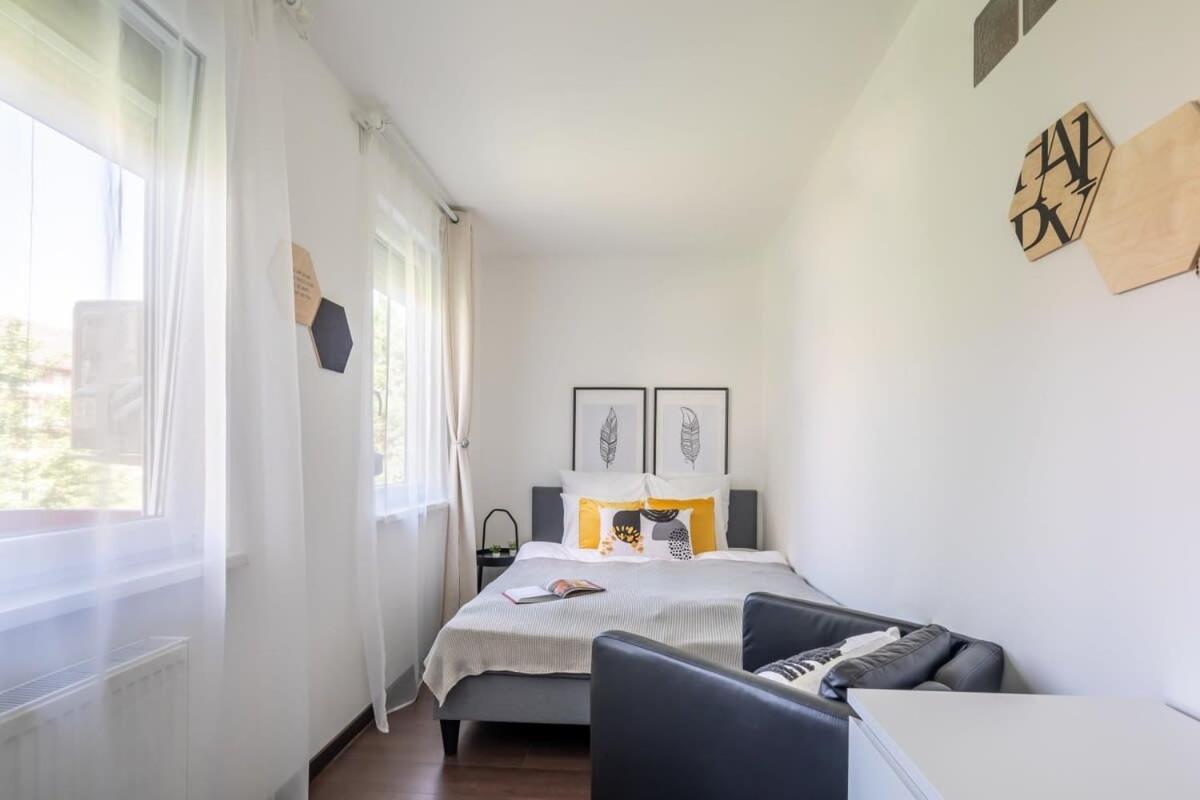 Sunny Balcony - Cute And Cozy Apartment Будапеща Екстериор снимка