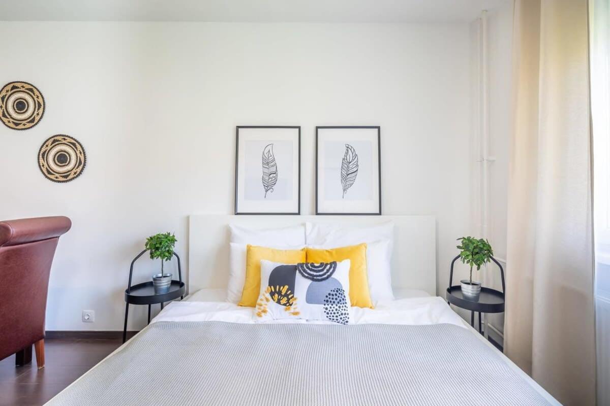 Sunny Balcony - Cute And Cozy Apartment Будапеща Екстериор снимка