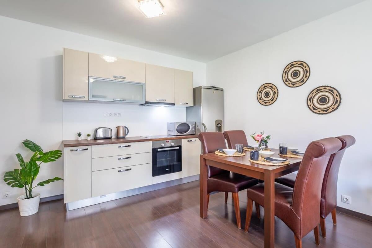 Sunny Balcony - Cute And Cozy Apartment Будапеща Екстериор снимка