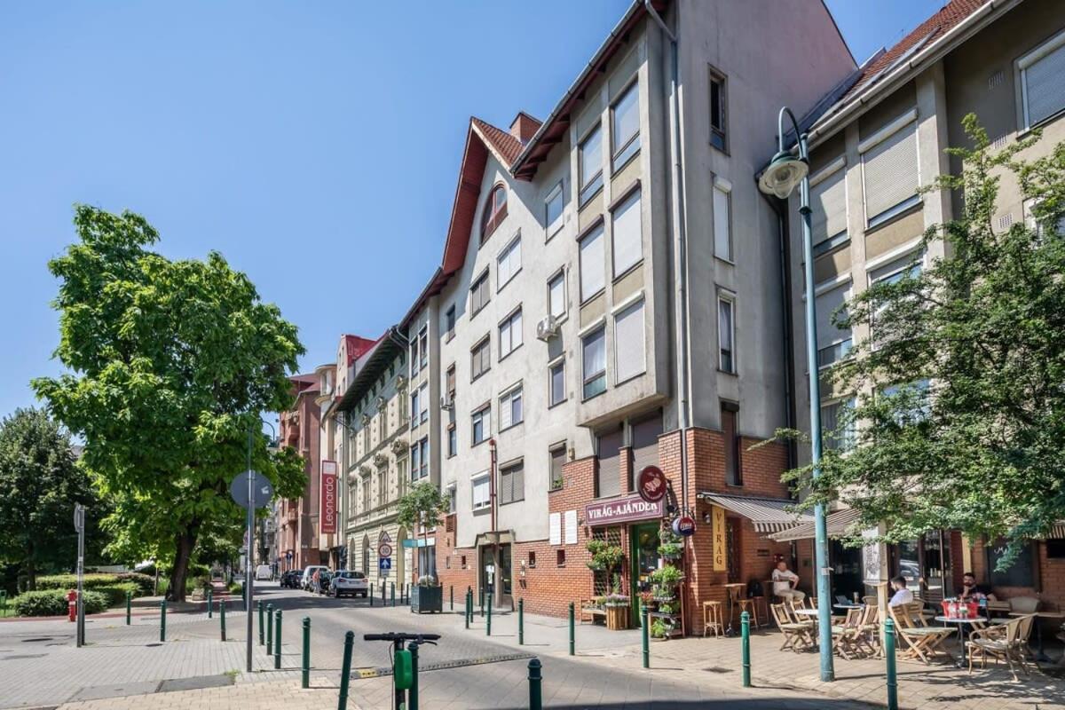 Sunny Balcony - Cute And Cozy Apartment Будапеща Екстериор снимка